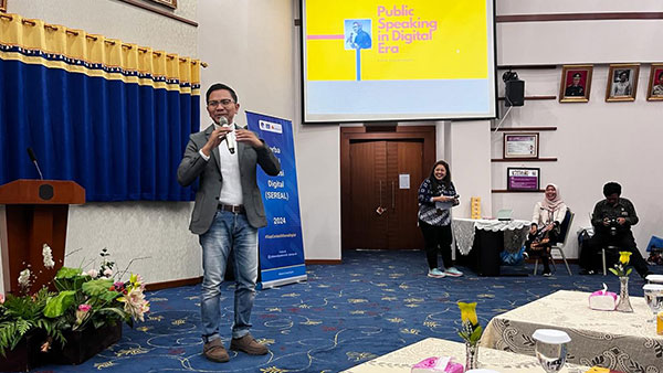 Membangun Kepercayaan Diri Dalam Public Speaking dan Jejaring di Era Digital